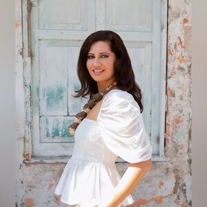 AZULU Elegant White Women's Top